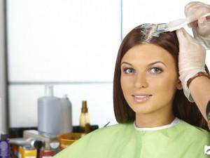 Окрашивание волос во время беременности: вредно или нет В какой период цикла лучше красить волосы